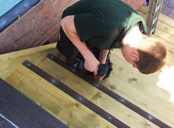 Anti-slip installation screws, fixings, glues. Anti-slip installation screws, fixings, glues.